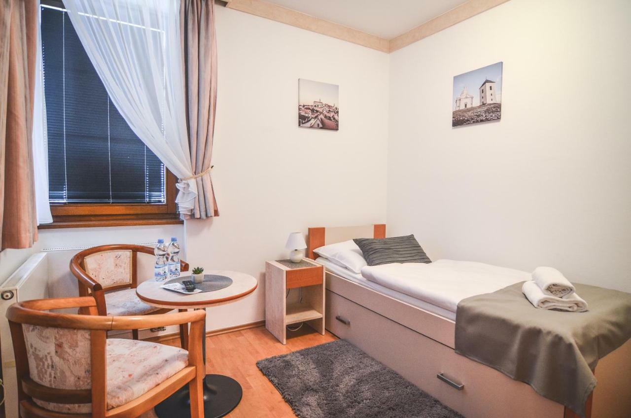 Penzion Pod Radnici Hustopeče Exterior foto